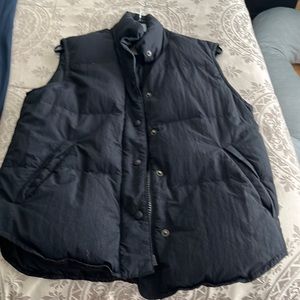 Black Eddie Bauer quilted puffer vest. Women size small